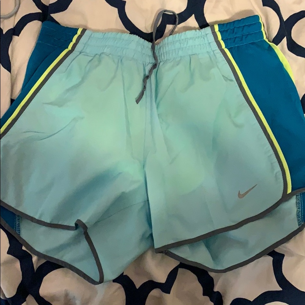 Nike running shorts size xs
